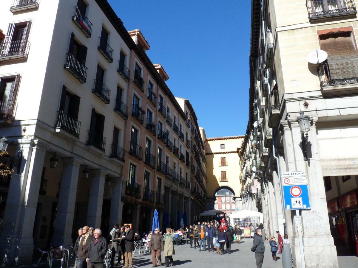 Los Ventanales Plaza Mayor Apartment Madrid Exterior photo